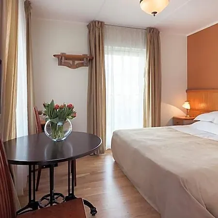 Wesset Hotel 3*